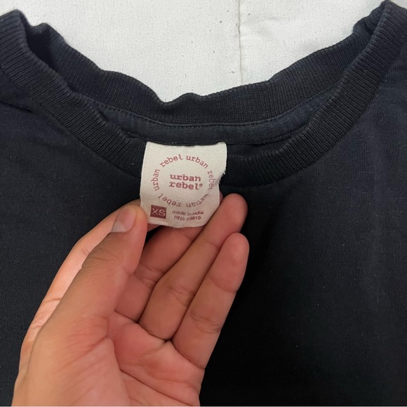 BLACK CROP TOP - Picture 3 of 4